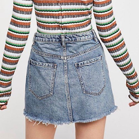 FREE PEOPLE Zip It Up Mini Jean Skirt Size 29 - Picture 3 of 11